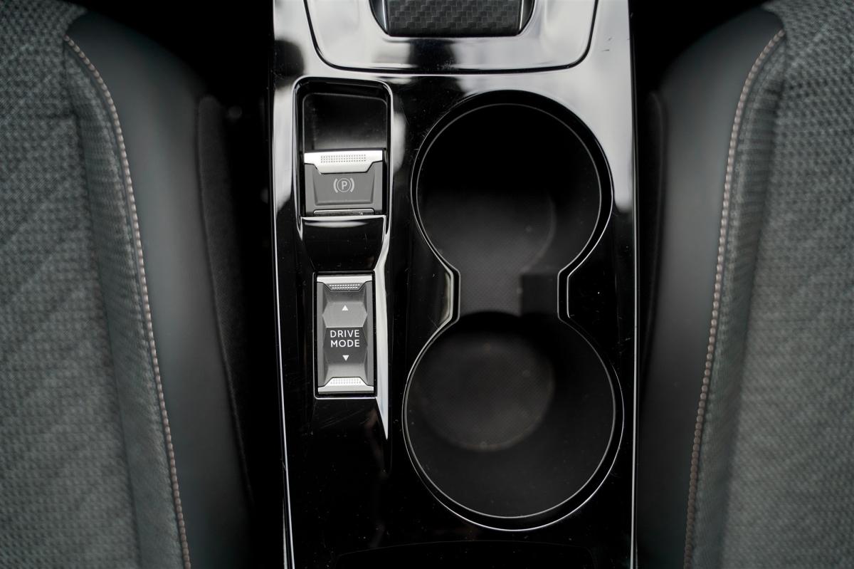 peugeot-208-2024-hibrido-a-gasolina-1199cc