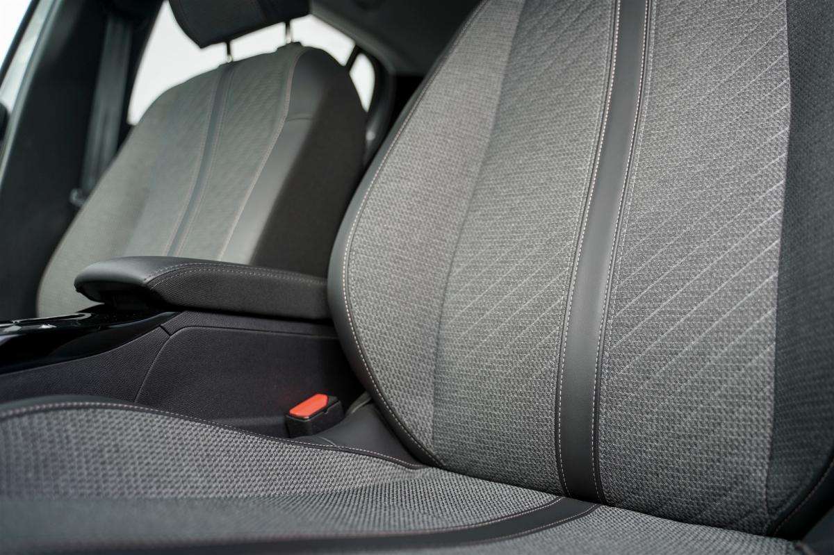 peugeot-208-2024-hibrido-a-gasolina-1199cc