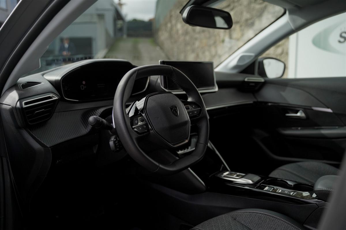 peugeot-208-2024-hibrido-a-gasolina-1199cc