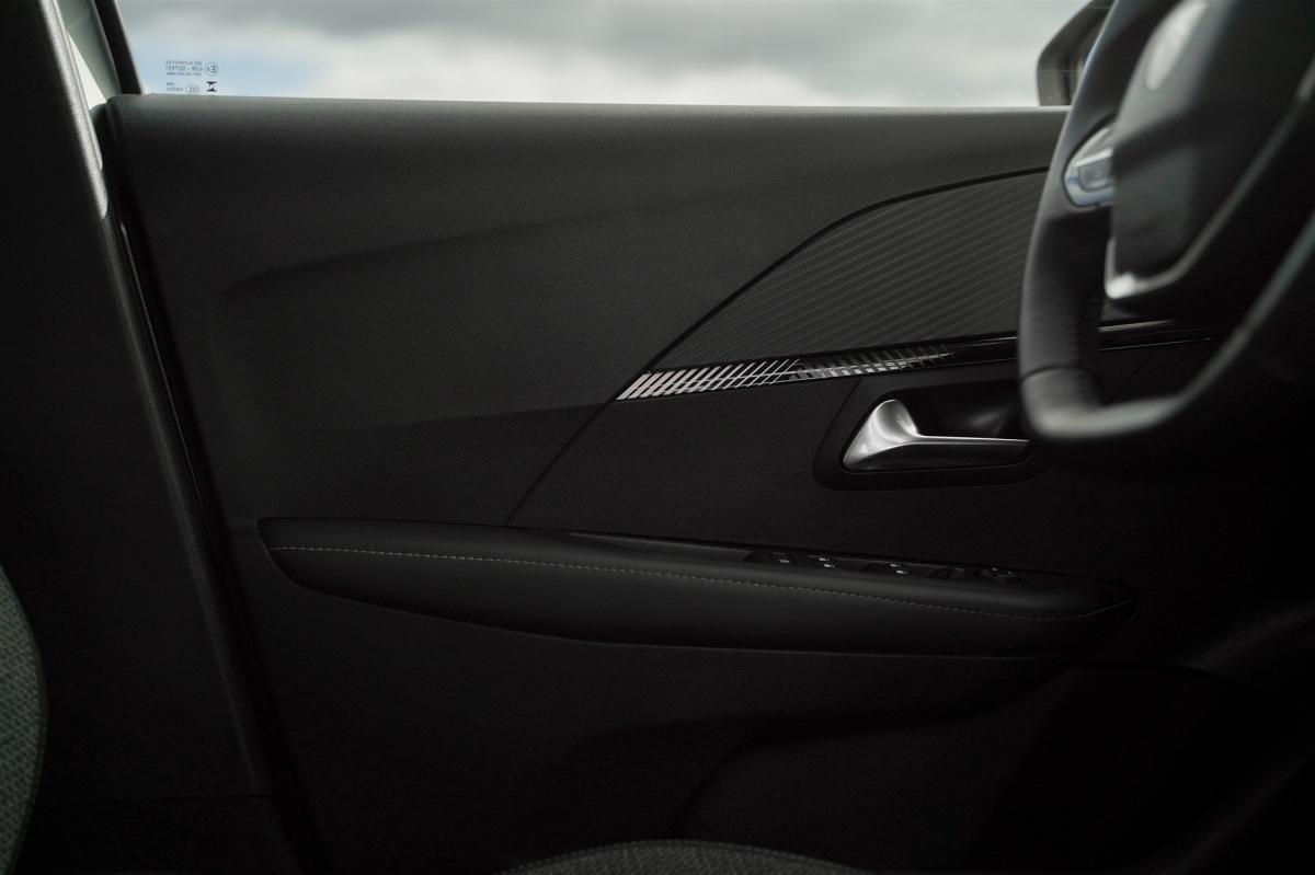 peugeot-208-2024-hibrido-a-gasolina-1199cc