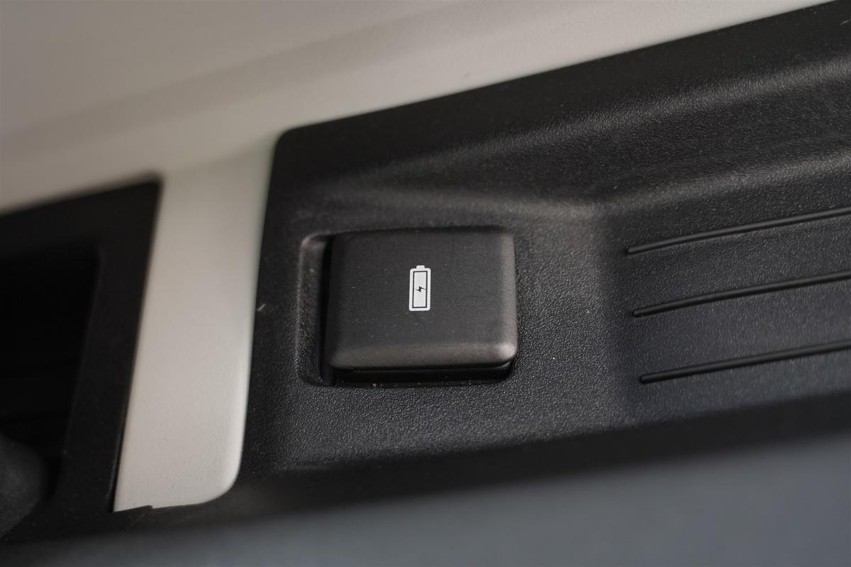 land-rover-defender-2020-diesel-1999cc