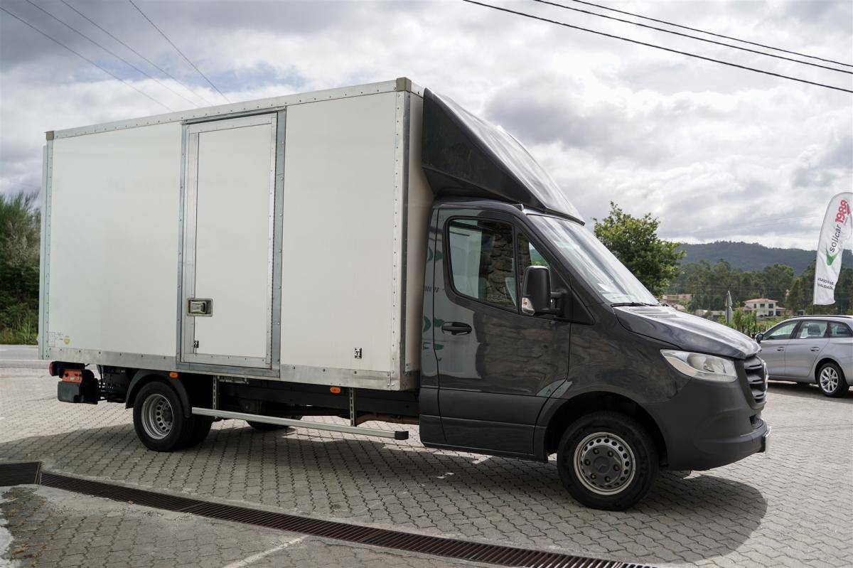 mercedes-benz-sprinter-2022-diesel-1950cc