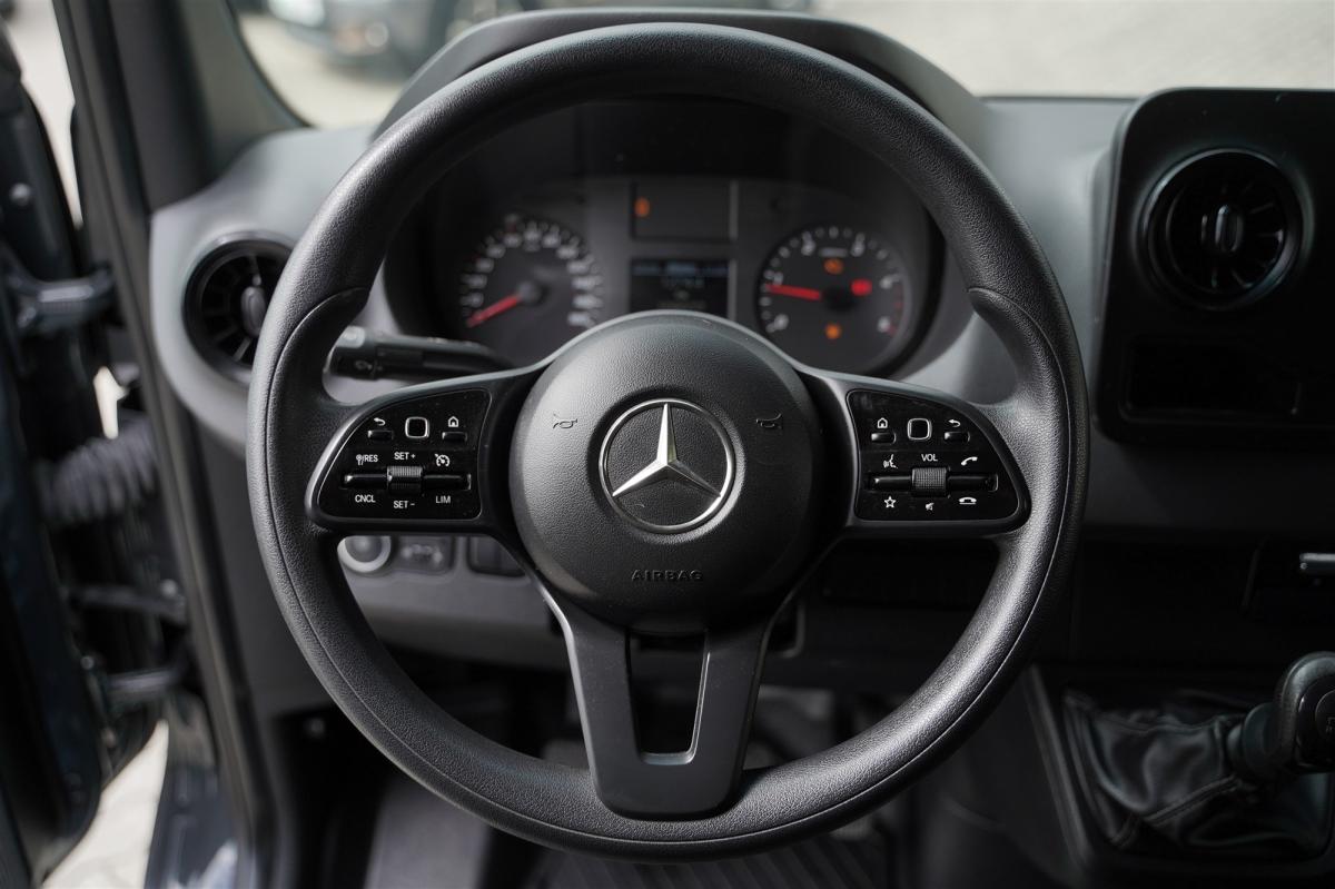 mercedes-benz-sprinter-2022-diesel-1950cc