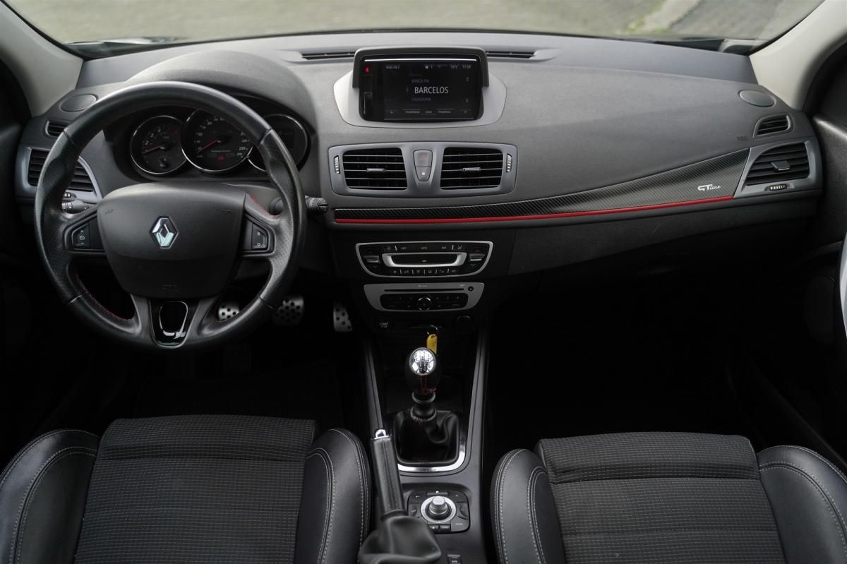 renault-megane-sport-tourer-2015-diesel-1461cc
