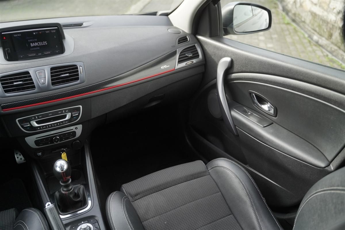 renault-megane-sport-tourer-2015-diesel-1461cc
