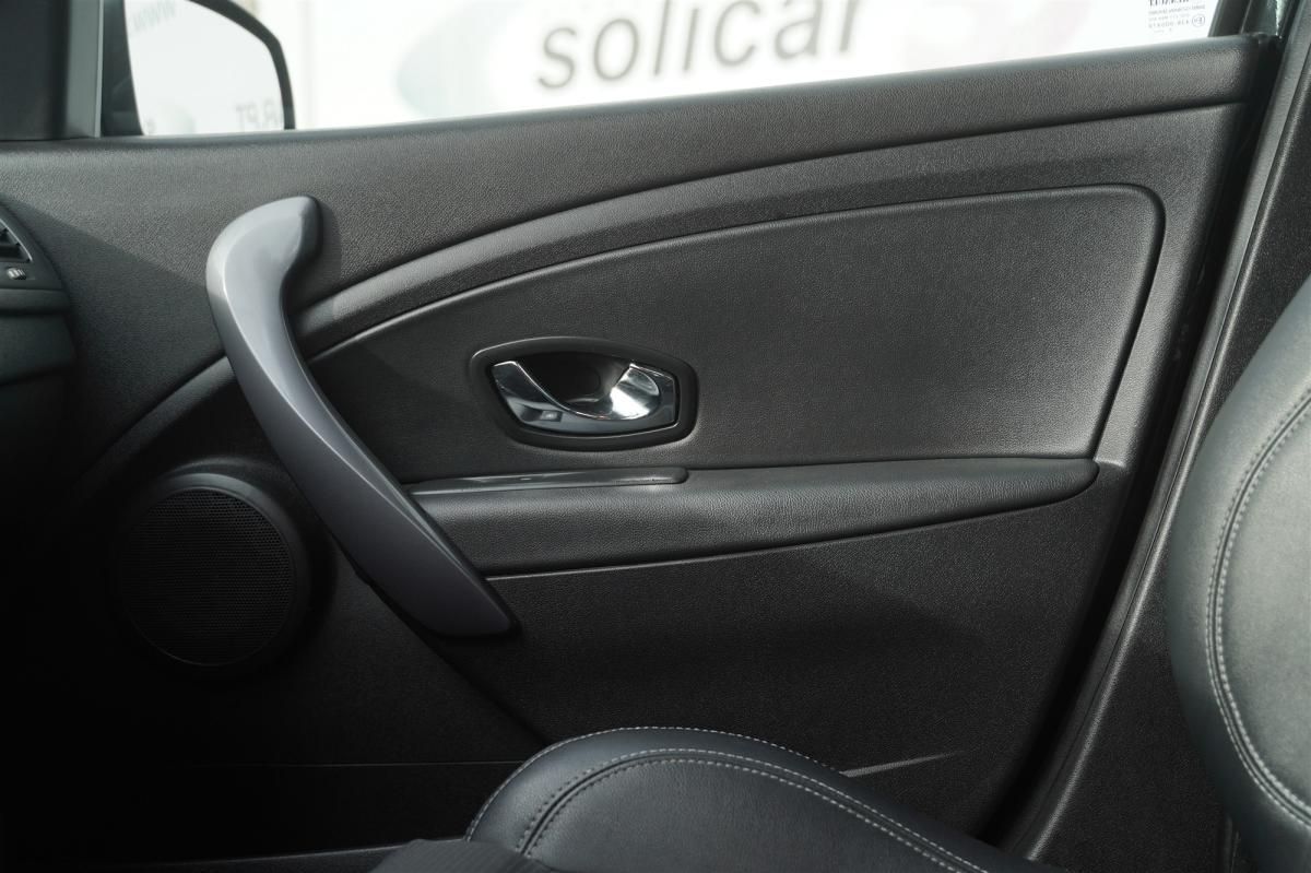 renault-megane-sport-tourer-2015-diesel-1461cc