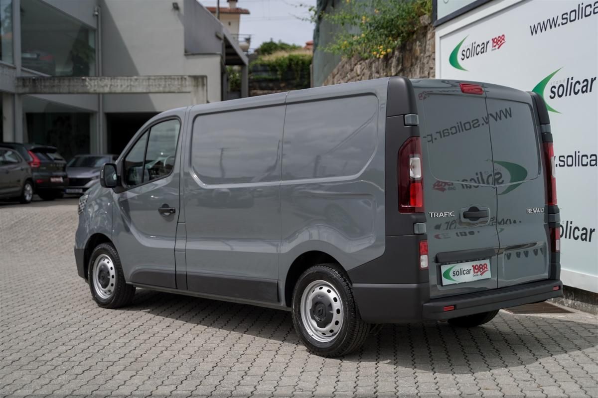 renault-trafic-2023-diesel-1997cc