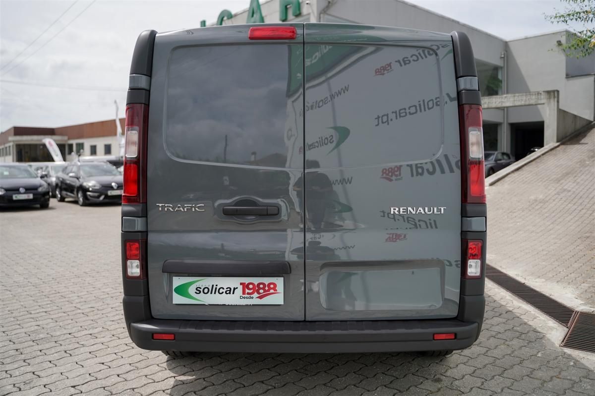 renault-trafic-2023-diesel-1997cc