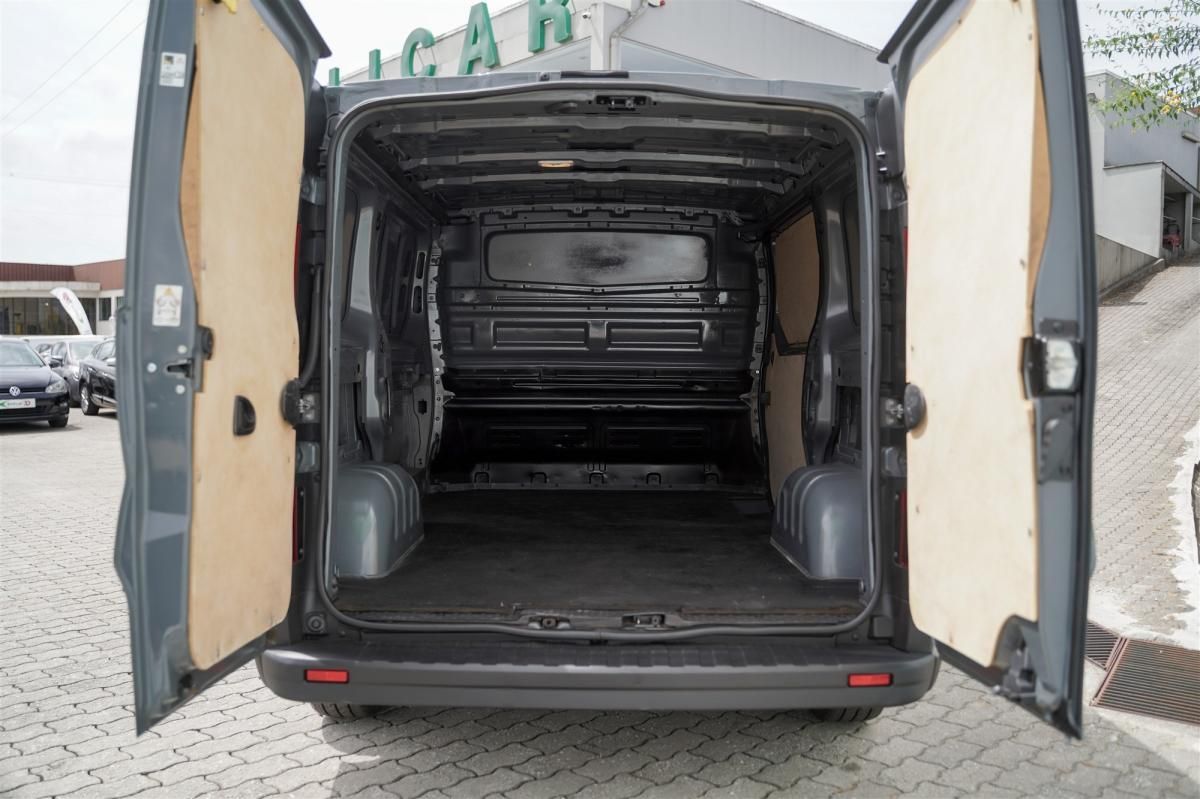 renault-trafic-2023-diesel-1997cc