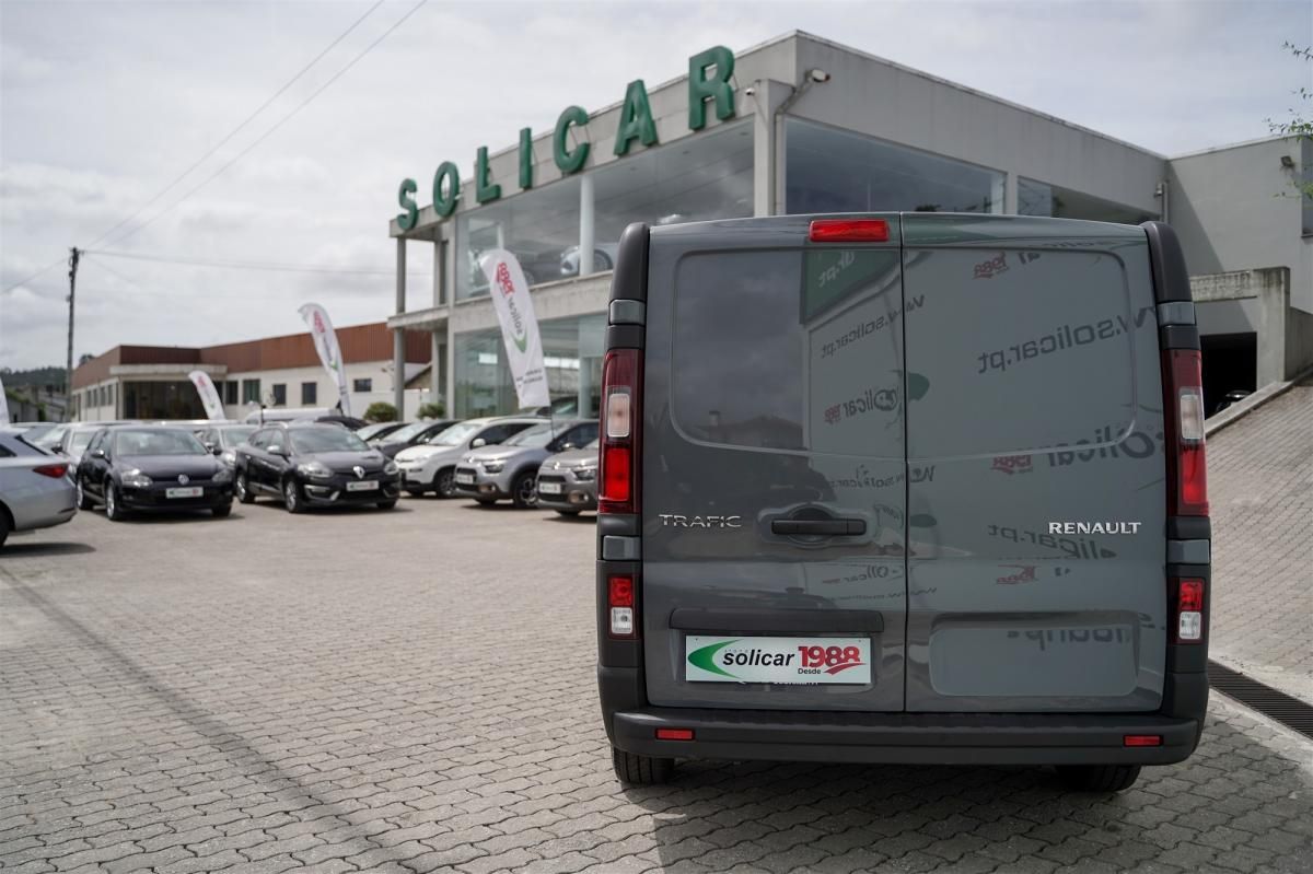 renault-trafic-2023-diesel-1997cc