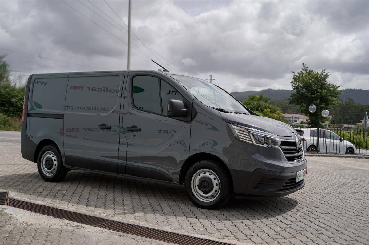 renault-trafic-2023-diesel-1997cc