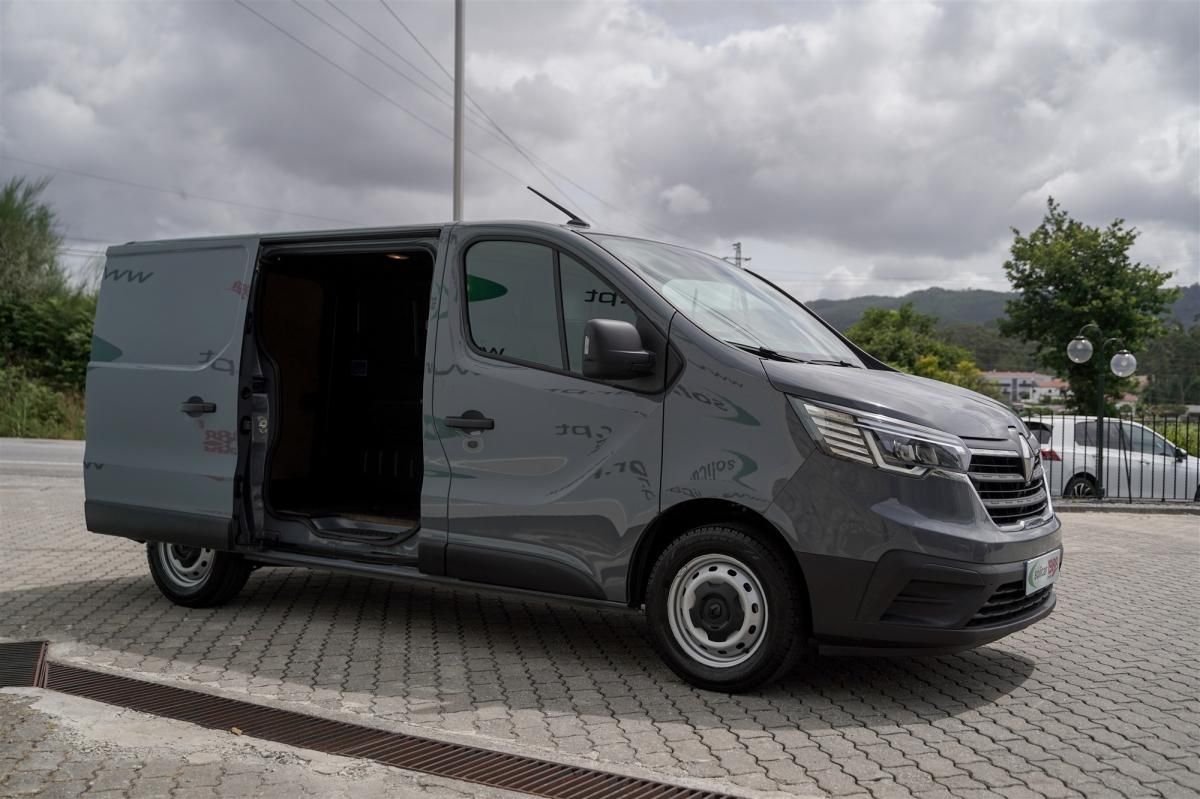 renault-trafic-2023-diesel-1997cc