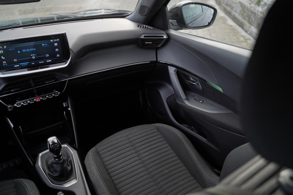 peugeot-2008-2023-gasolina-1199cc