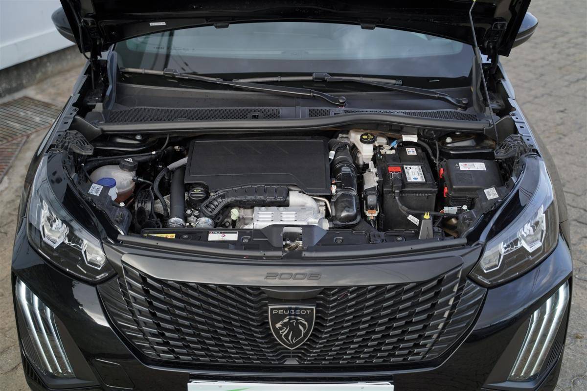 peugeot-2008-2023-gasolina-1199cc