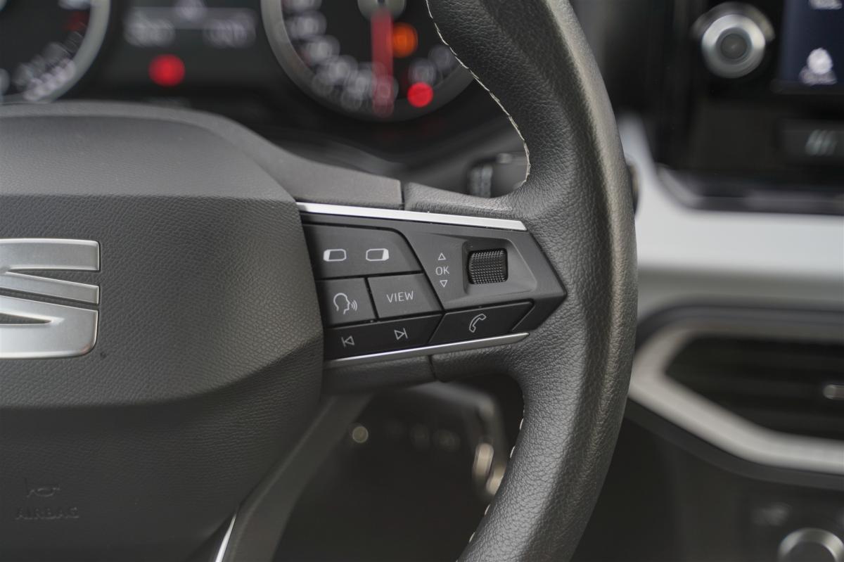 seat-arona-2023-gasolina-999cc