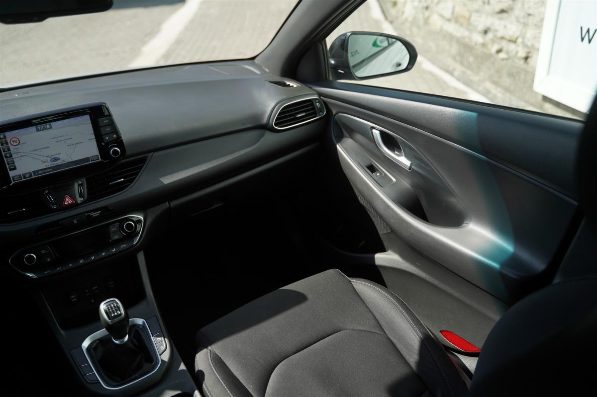 hyundai-i30-2018-diesel-1582cc