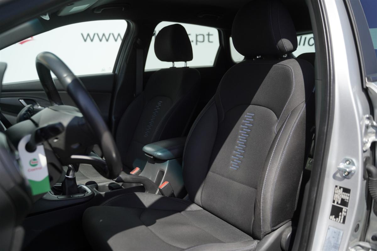 hyundai-i30-2018-diesel-1582cc