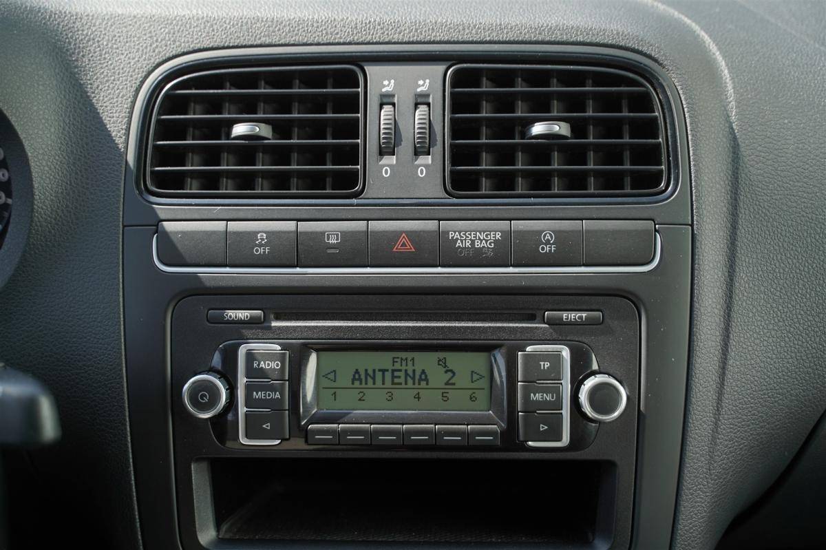 volkswagen-polo-2010-diesel-1598cc