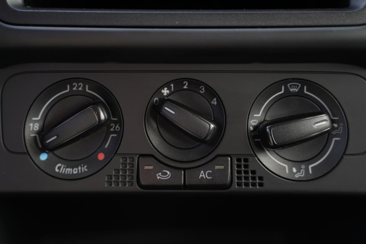volkswagen-polo-2010-diesel-1598cc
