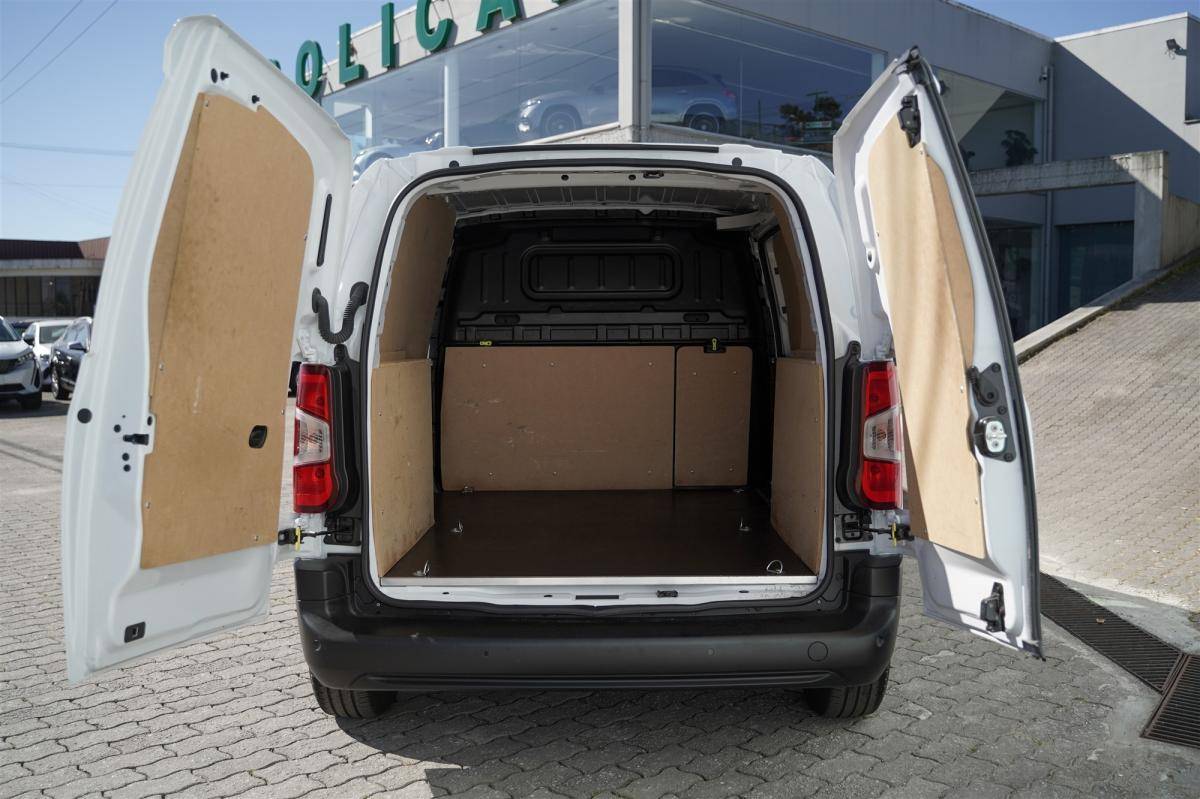 fiat-doblo-2025-diesel-1499cc