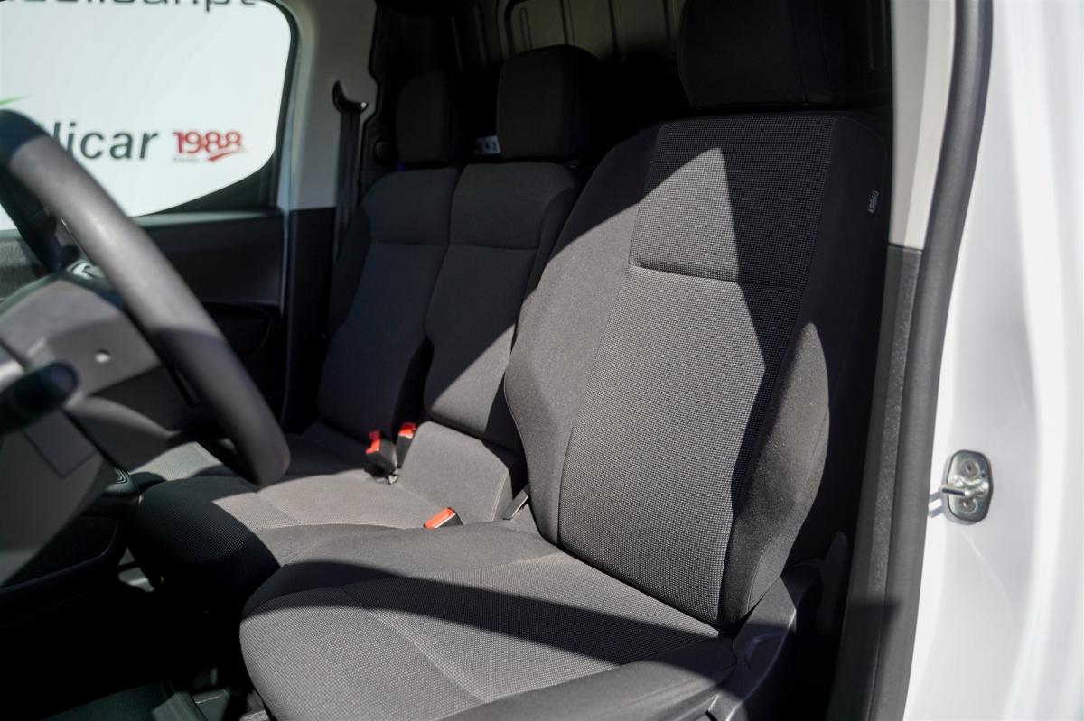 fiat-doblo-2025-diesel-1499cc