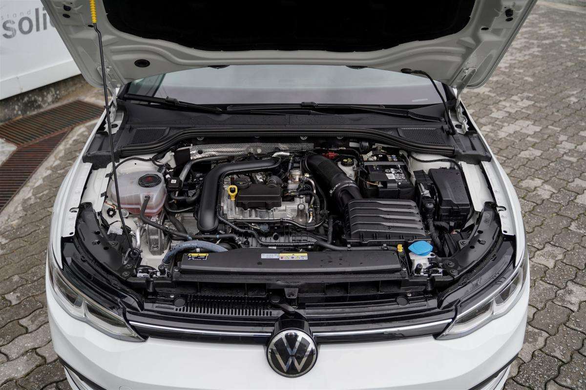 volkswagen-golf-2023-gasolina-999cc