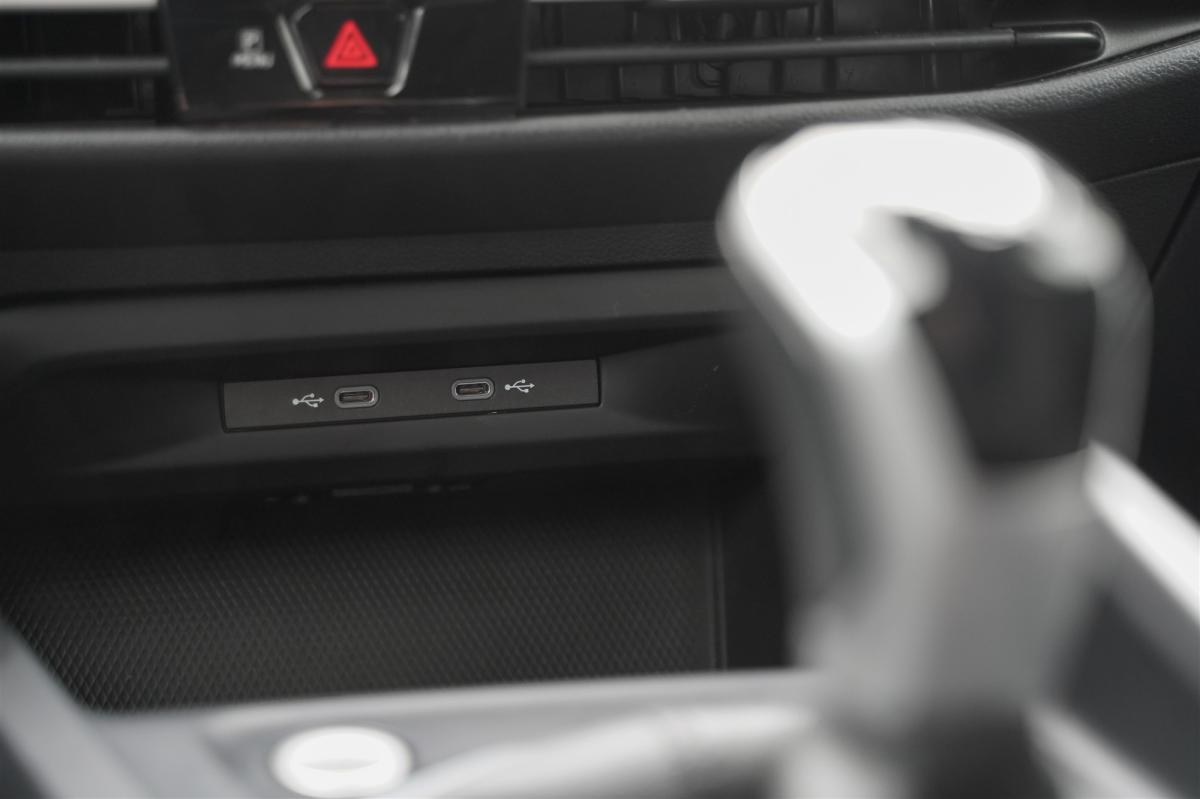 volkswagen-golf-2023-gasolina-999cc