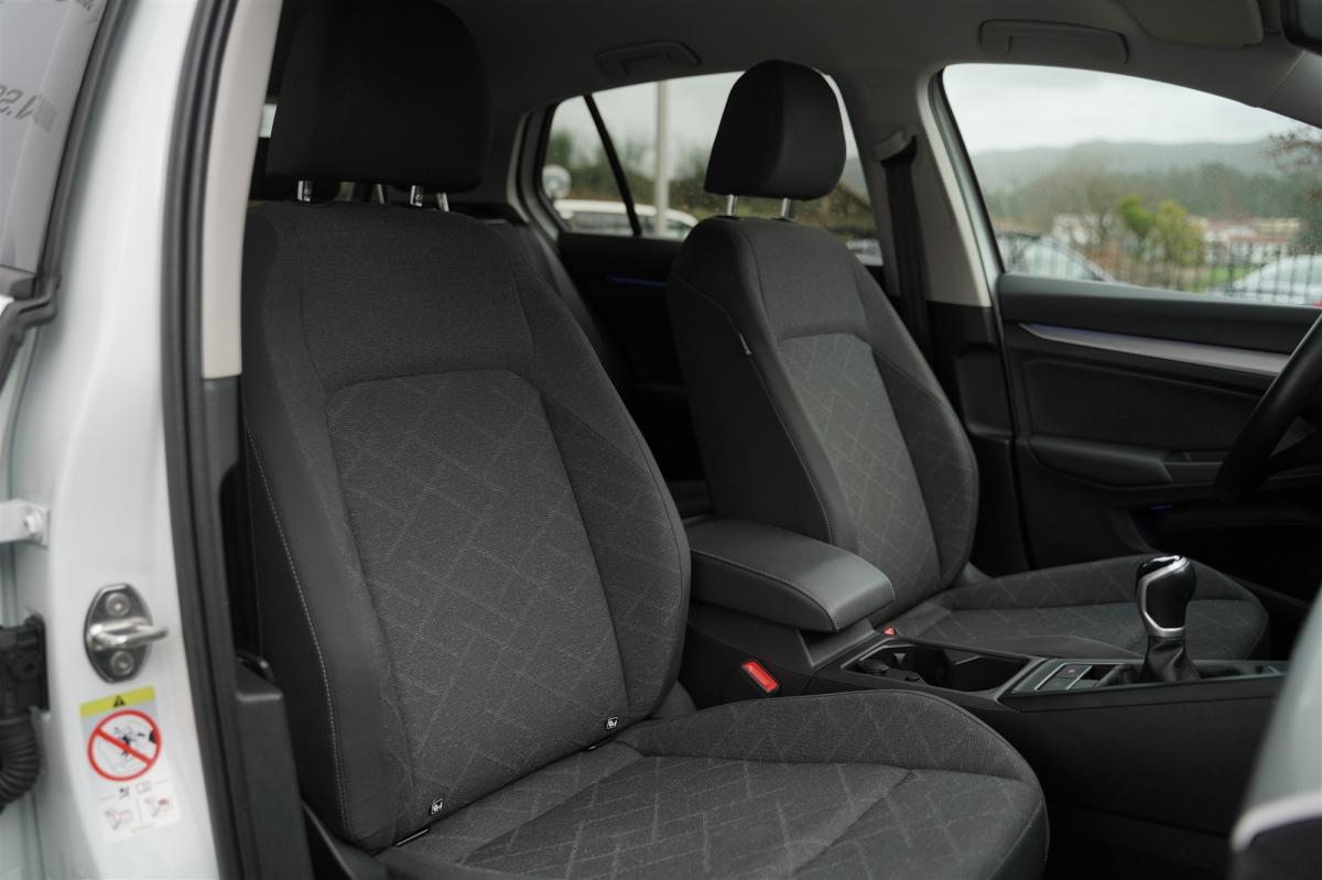 volkswagen-golf-2023-gasolina-999cc