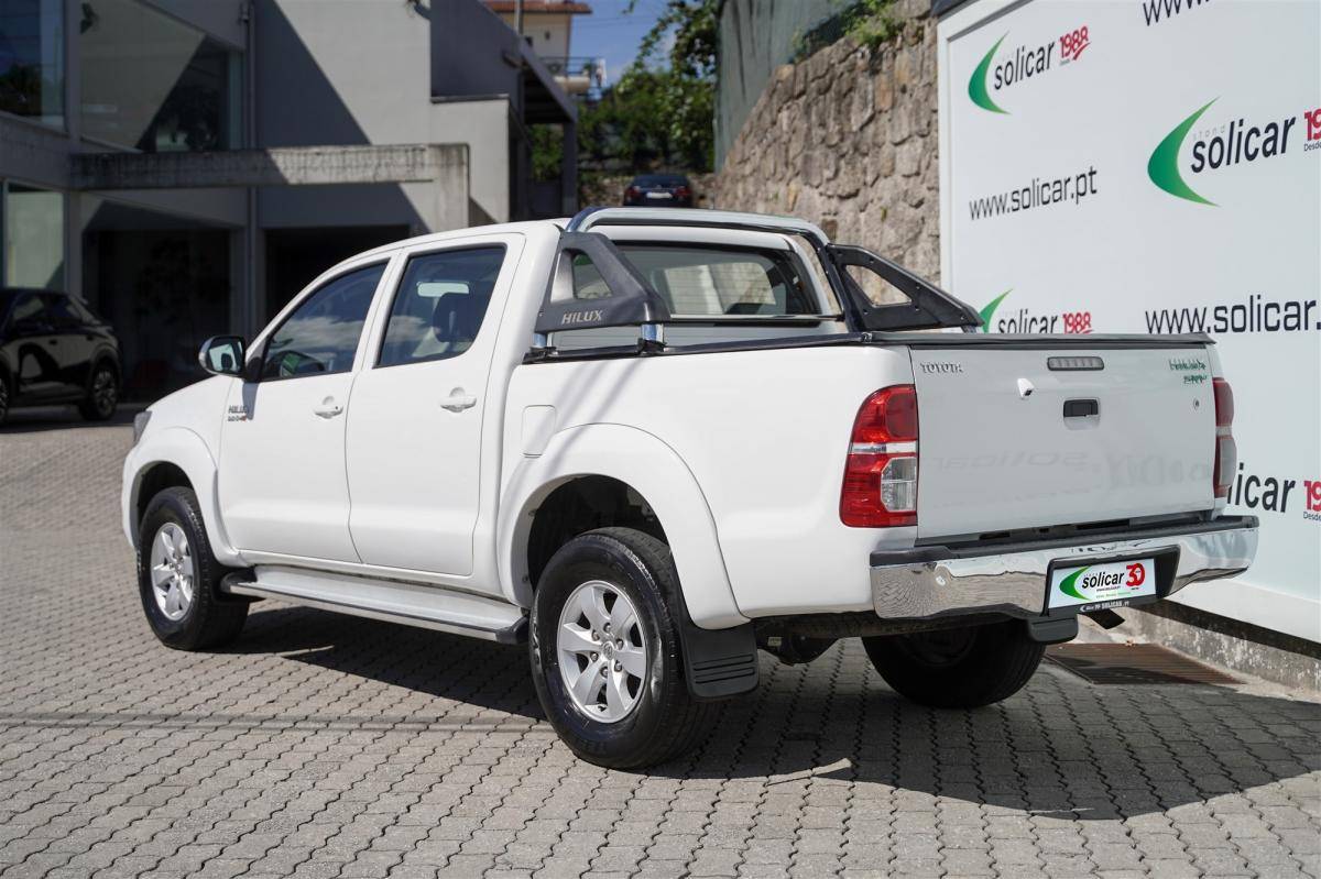 toyota-hilux-2013-diesel-2982cc