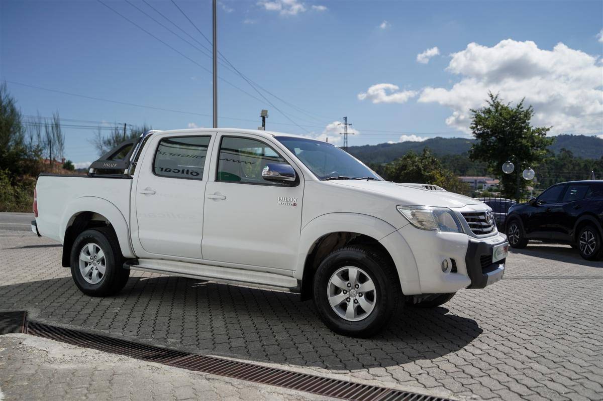 toyota-hilux-2013-diesel-2982cc