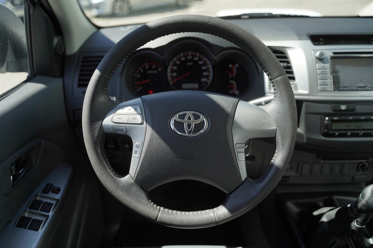 toyota-hilux-2013-diesel-2982cc