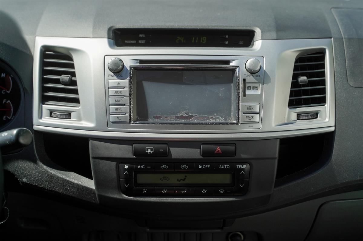 toyota-hilux-2013-diesel-2982cc