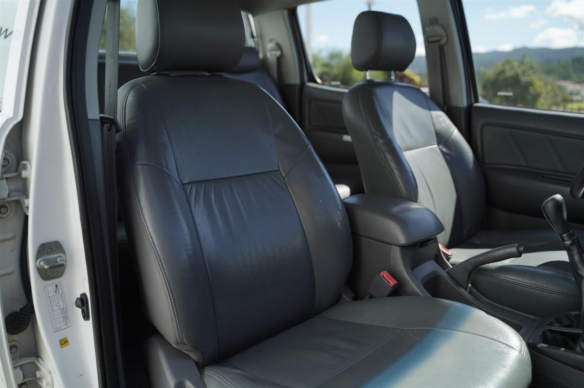 toyota-hilux-2013-diesel-2982cc