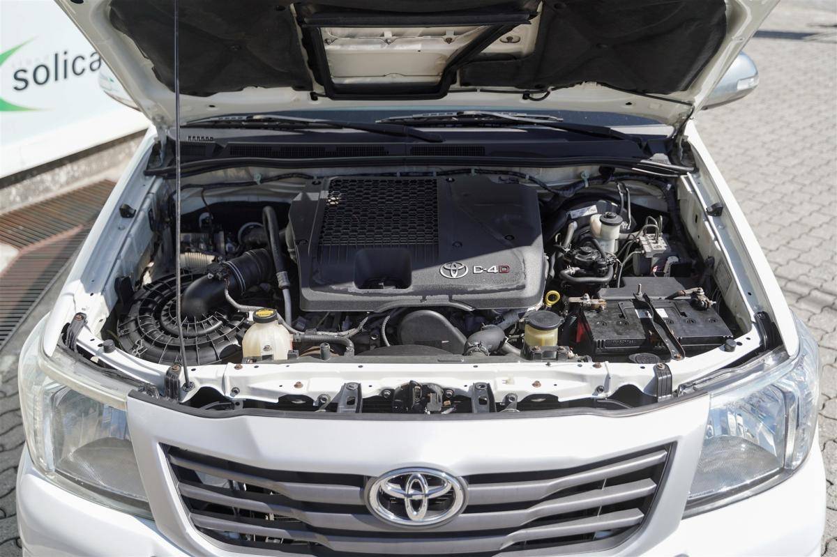 toyota-hilux-2013-diesel-2982cc