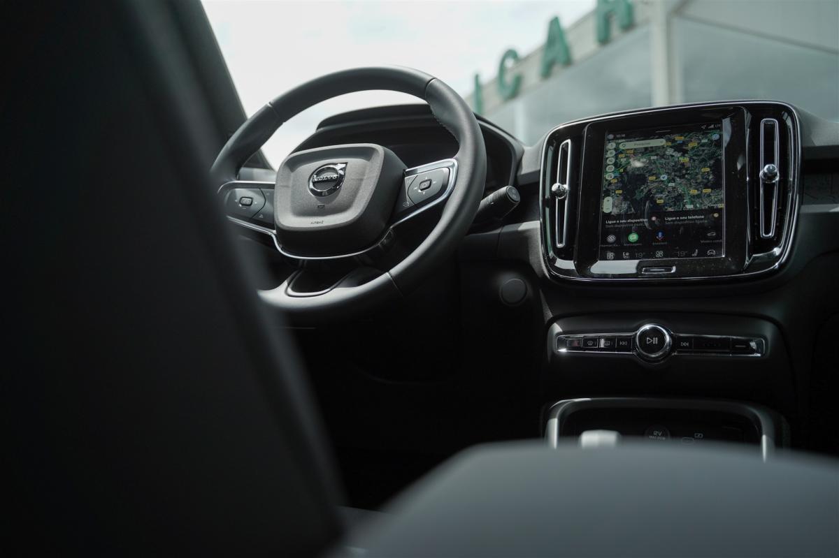 volvo-ex40-2025-eletrico-500cc