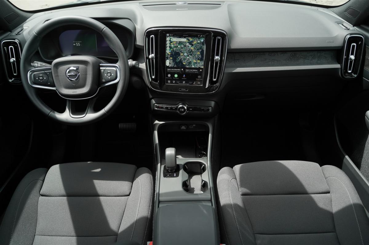 volvo-ex40-2025-eletrico-500cc
