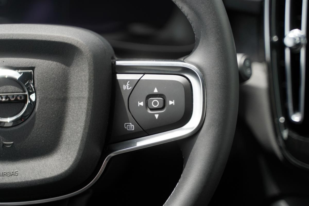 volvo-ex40-2025-eletrico-500cc
