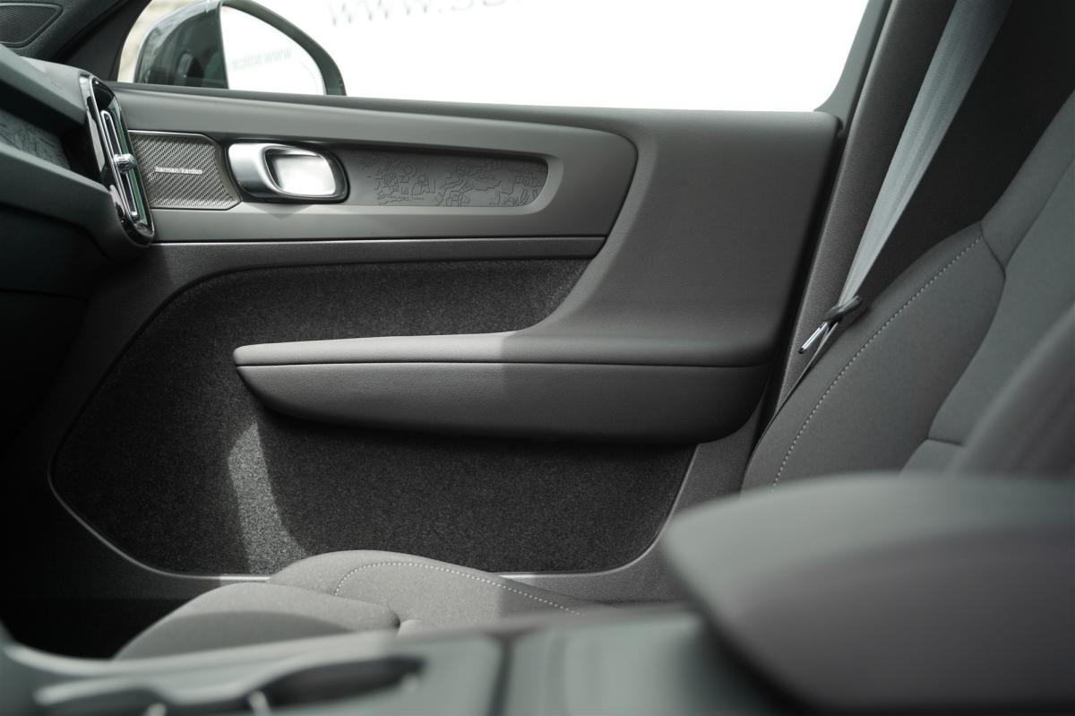 volvo-ex40-2025-eletrico-500cc