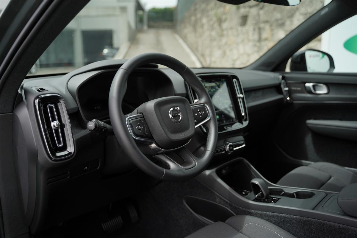 volvo-ex40-2025-eletrico-500cc