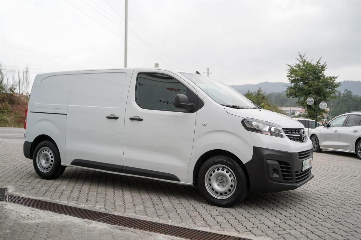 opel-vivaro-2022-diesel-1499cc