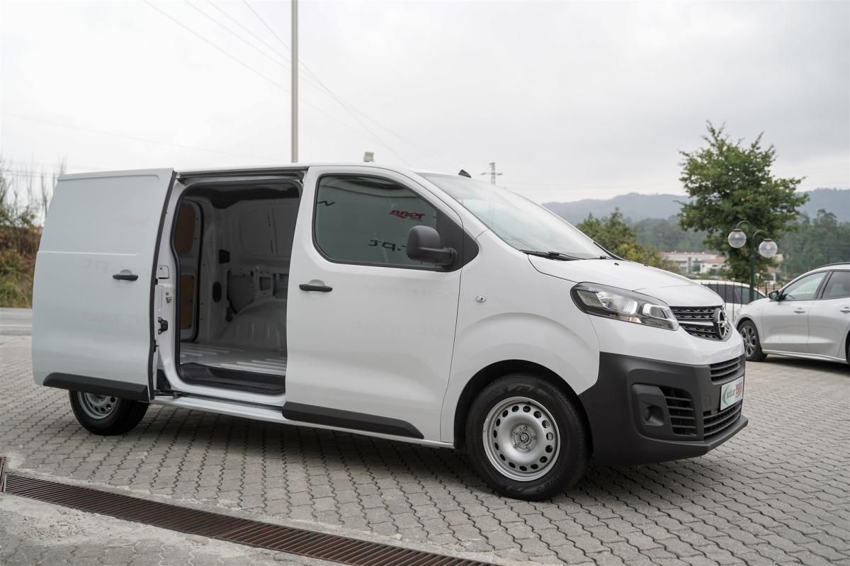 opel-vivaro-2022-diesel-1499cc