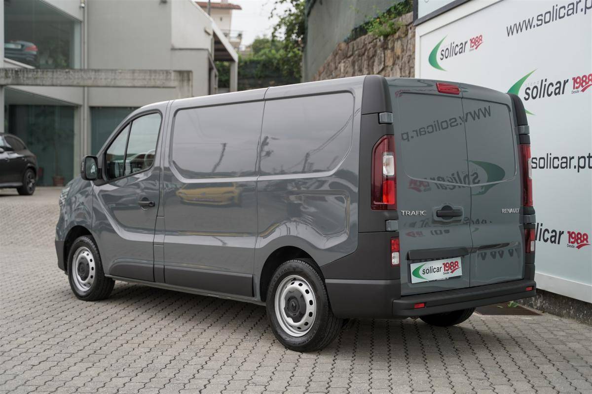 renault-trafic-2023-diesel-1997cc