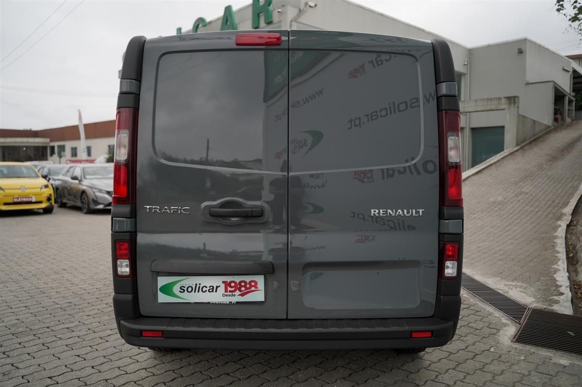 renault-trafic-2023-diesel-1997cc