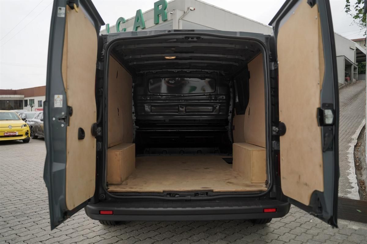 renault-trafic-2023-diesel-1997cc