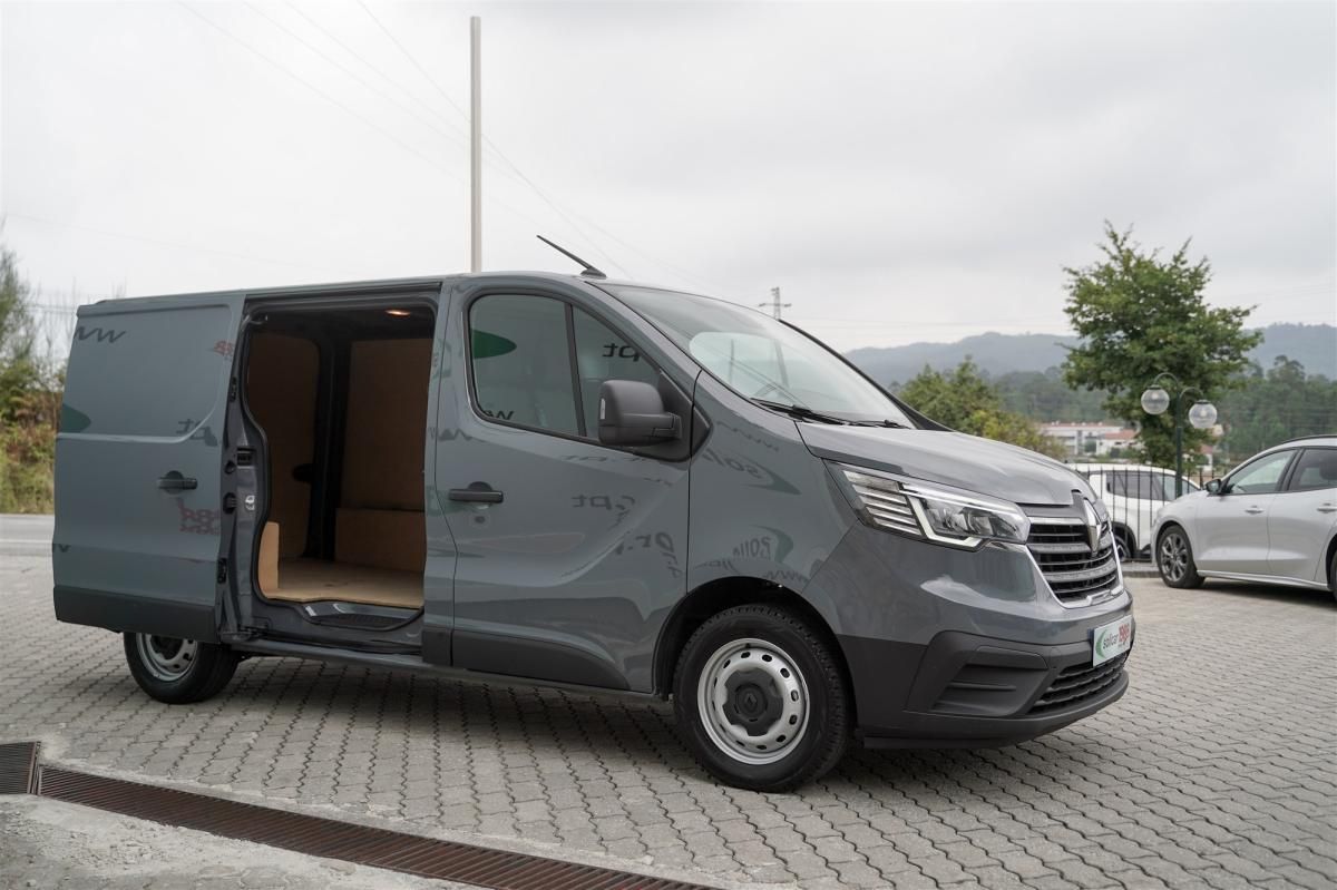 renault-trafic-2023-diesel-1997cc