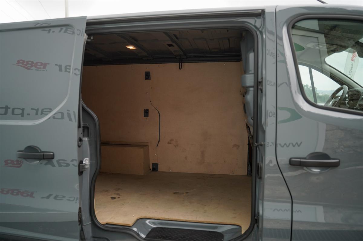 renault-trafic-2023-diesel-1997cc