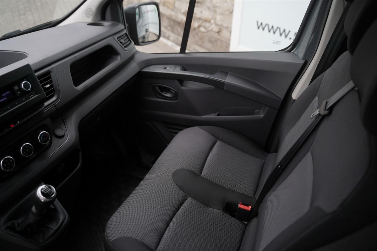 renault-trafic-2023-diesel-1997cc