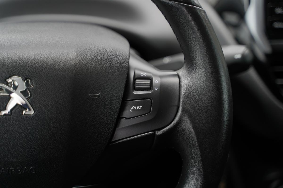 peugeot-208-2018-gasolina-1199cc