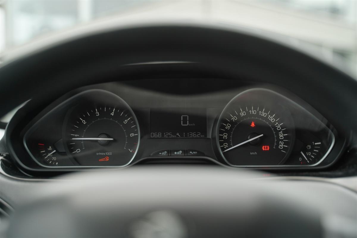peugeot-208-2018-gasolina-1199cc