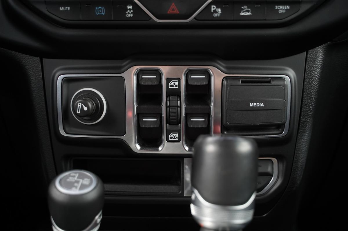 jeep-wrangler-2021-hibrido-a-gasolina-1995cc